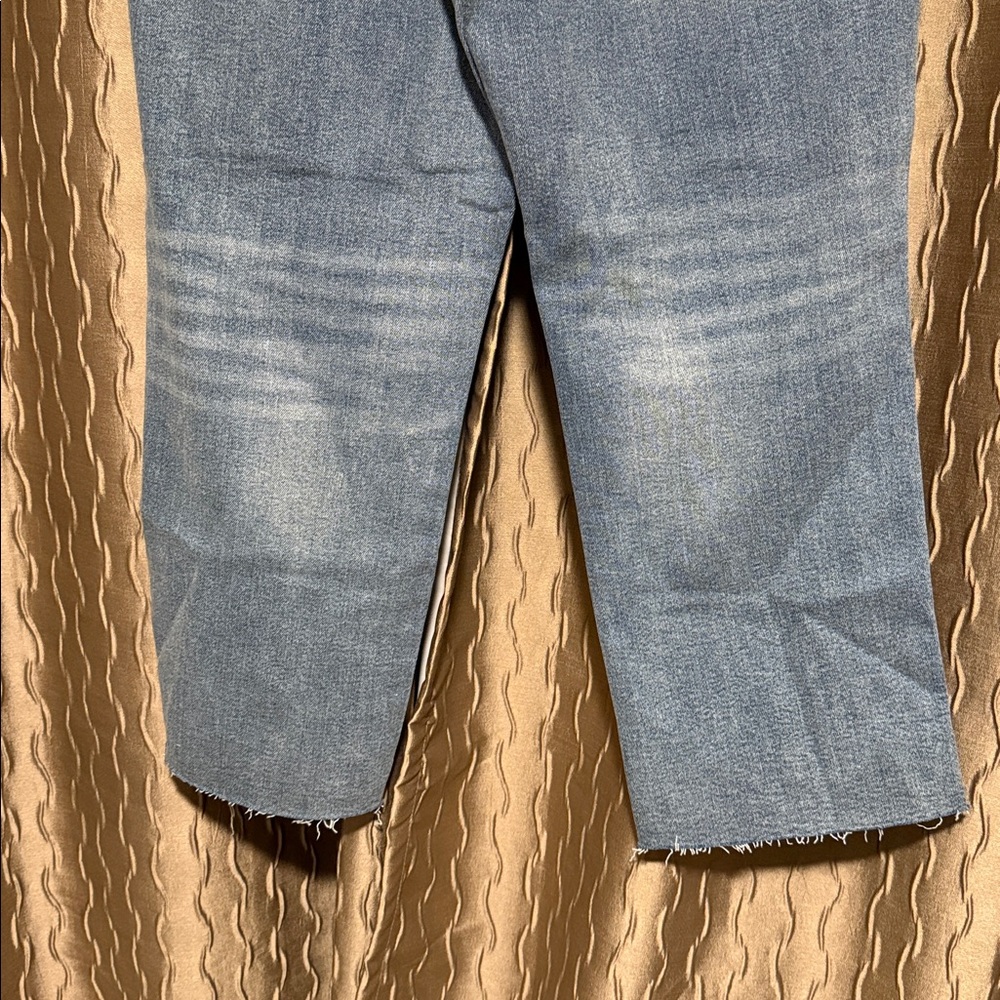 Judy Blue Rosalie NWT Straight Light Wash Distressed Jeans 16W - Picture 6 of 8